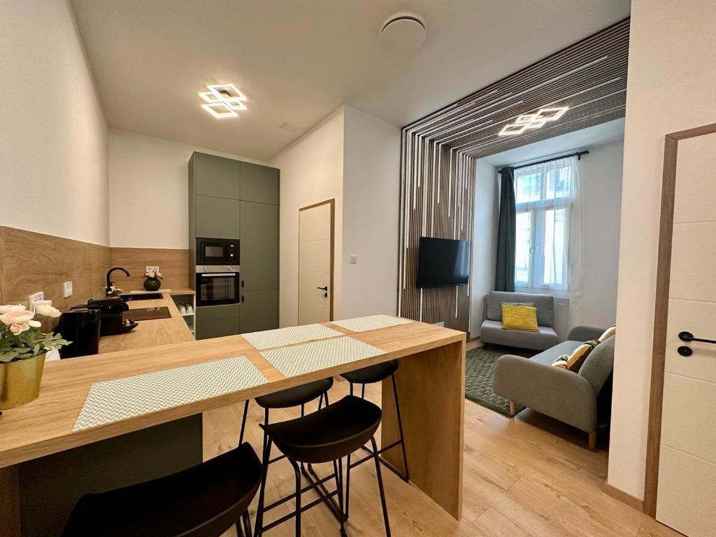 Apartment At Gozsdu Courtyard #Partyzone #Downtown #Freeparking Budapest Exterior photo