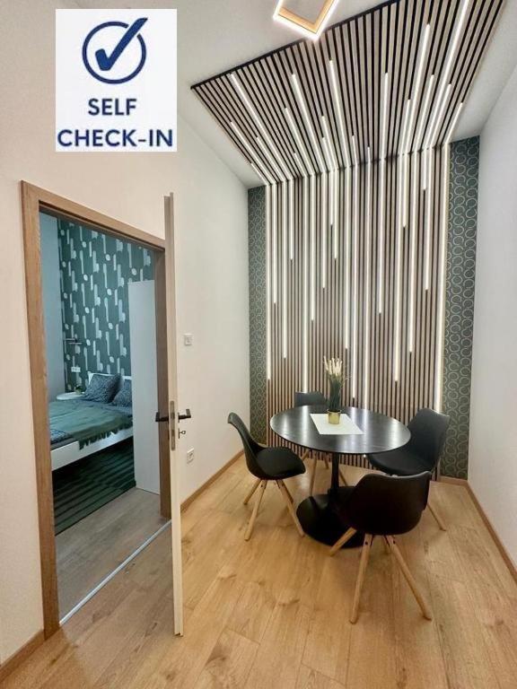 Apartment At Gozsdu Courtyard #Partyzone #Downtown #Freeparking Budapest Exterior photo